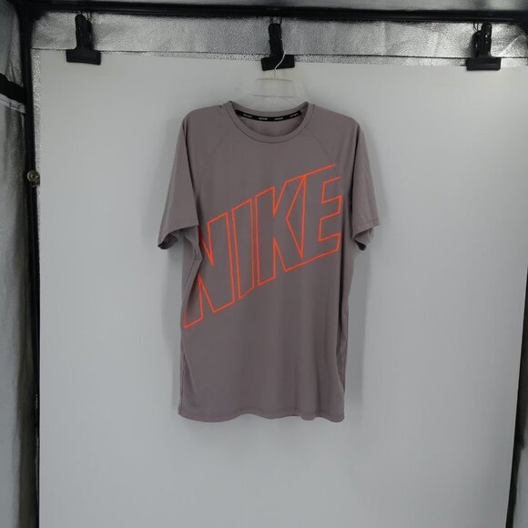 Nike Men's Short Sleeve Swim Shirt Size Large - Picture 3 of 6